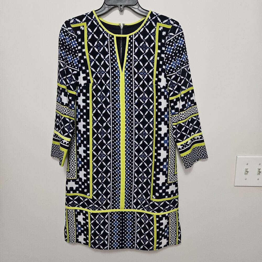 Vince Camuto Keyhole Dress Navy and white Geo Print Neon green trim SZ 2 lined